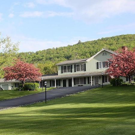 Braeside Lodging Woodstock Exterior photo